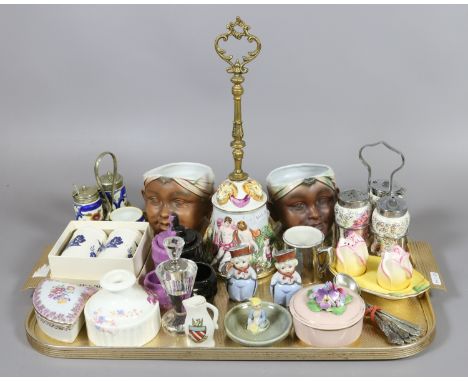 A tray of collectable ceramics including cruet sets, trinket dishes, crested ware and Capodimonte etc. 