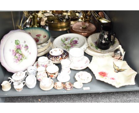 A quantity of mixed ceramics, to include a miniature Royal Crown Derby 'Imari' pattern cup and saucer, h2cm, a Sylva guard pl