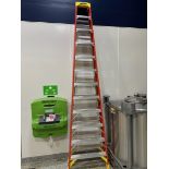 Werner 12' Fiberglass Step Ladder with 300 LB Capacity | Rig Fee $35