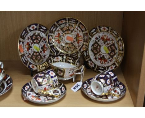 VARIOUS ROYAL CROWN DERBY IMARI CUPS, SAUCERS AND PLATES, '2451' pattern (8)