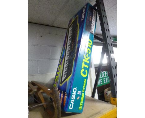 A BOXED CASIO CTK-510 ELECTRONIC KEYBOARD