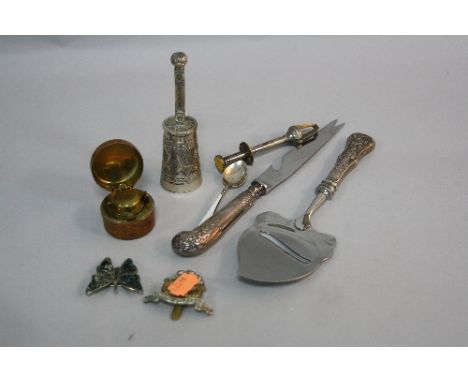 A SILVER HANDLED PISTOL GRIP KNIFE, silver handled figural embossed slice, enamelled spoon, travelling inkwell, butterfly bro