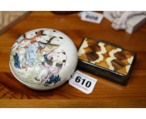 A SMALL COVERED ORIENTAL POT, and a horn snuff box (2)