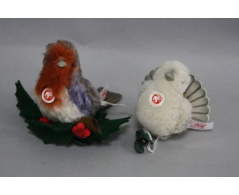 TWO BOXED LIMITED EDITION STEIFF MINIATURE ORNAMENTS, 'Dove' No.037306, 377/2008 and 'Robin' No.037993, 604/2007, both with b