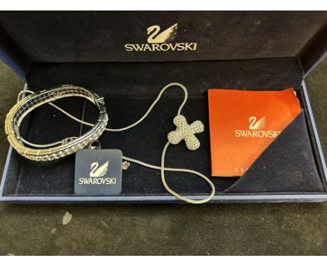 Swarovski crystal bangle &amp; swarovski crystal necklace 