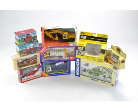 Agricultural and Construction Diecast group comprising 1/50 and 1/64 scale including Ertl NFTS tractor issues, First Gear Kom