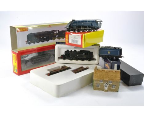 Model Railway group comprising Hornby No. R3643 Late BR Britannia Class Locomotive, Anzac which appears to be very good to ex