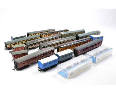Model Railway group comprising various coaches from mostly Hornby, in various liveries. Includes Powered Coach. Some with cus