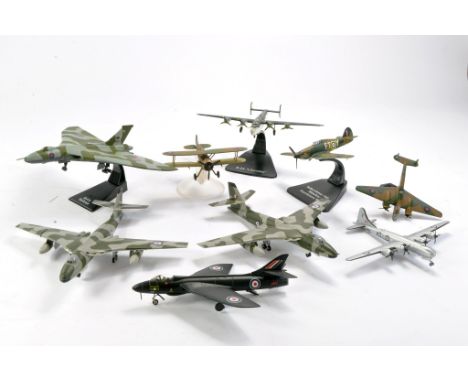 Model Aircraft comprising nine unboxed issues from Oxford, Corgi etc including RAF Vulcan, Victors, some on plinths and other