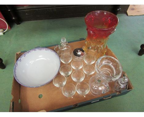 A box containing mixed glassware including drinking glasses, art glass vase and bowl etc. 