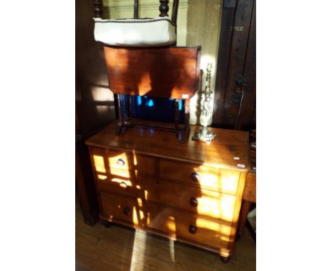 A mahogany chest of drawers, 109 cm wide, a Sutherland table, a chair and a lamp (4)