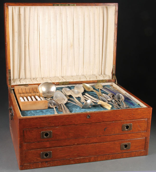 A FINE OAK TWODRAWER SILVER FLATWARE CHEST, EARLY 20TH CENTURY. With
