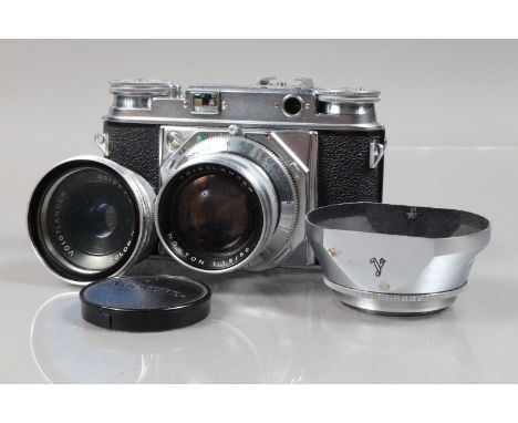 A Voigtländer Prominent Rangefinder Camera, serial no B 65578, 1957 model with bright lines finder, body G, Synchro-Compur sh