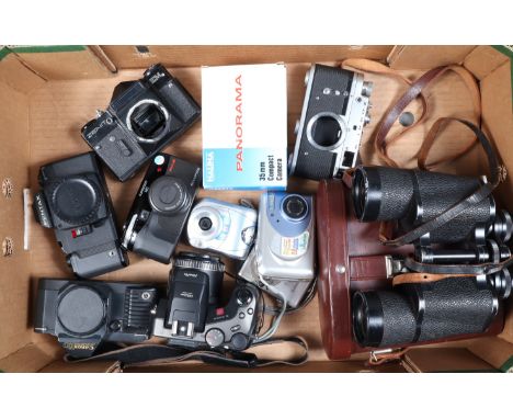 Carl Zeiss Jena Jenoptem Binoculars and Various Cameras, comprising Jenoptem Multi-Coated 10 x 50W binoculars and leather cas