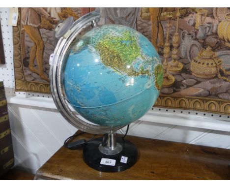 A vintage Globe Desk Lamp, 16in (41cm) high.