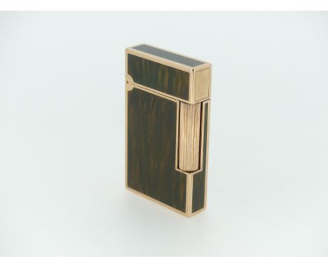S. T. Dupont, Paris, 'Laque De Chine' gold plated and green/gold lacquer inlay lighter.