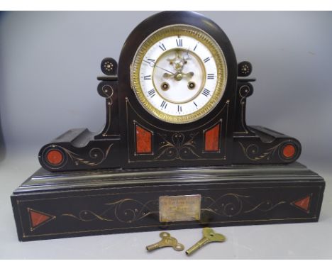 GOOD VICTORIAN MANTEL CLOCK, black and red marble with gilt highlighting and presentation plaque, the white enamel dial set w