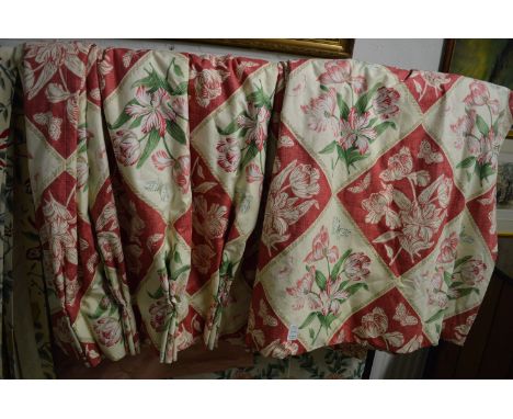 A pair of floral curtains, lined approx size 95cm wide x 120cm long.