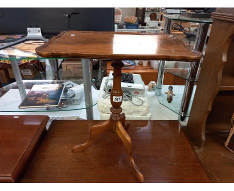A vintage mahogany tea table with tripod base.&nbsp;Collect Only.