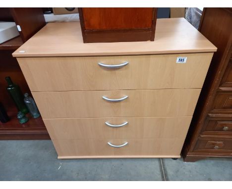 A light wood effect 3 drawer chest. 80cm x 45cm x 76cm.&nbsp;Collect Only.