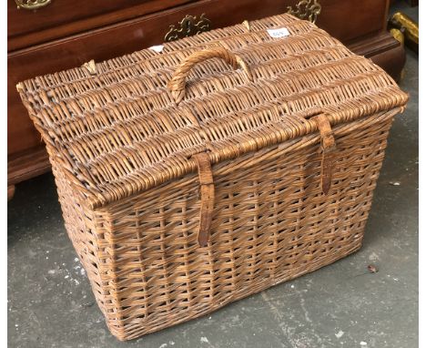 A vintage wicker hamper, 55cmW 
