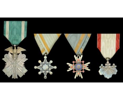 Japan, Empire, Order of the Golden Kite, Seventh Class breast badge, silver, with gilded falcon, in rio-nuri lacquered case o