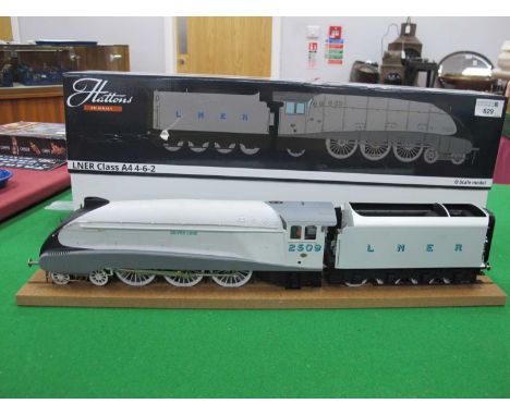 A Hattons Originals O Gauge/7mm Ref No H7-A4-001 Class A4 4-6-2 'Silver Link' LNER silver with streamlined corridor tender, R