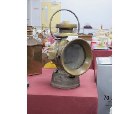 Lucas King of The Road No 722, early XX Century brass car lamp, 26cm high.