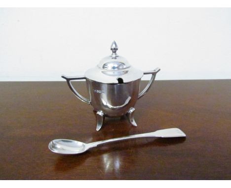 A Lee & Wright silver Art Deco mustard with blue glass liner and associated spoon, Sheffield 1913, 88g