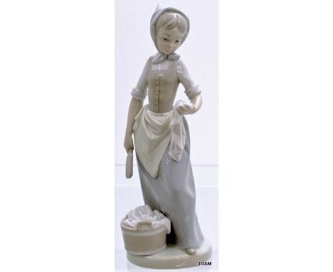 A Nao figure 'The washer woman'