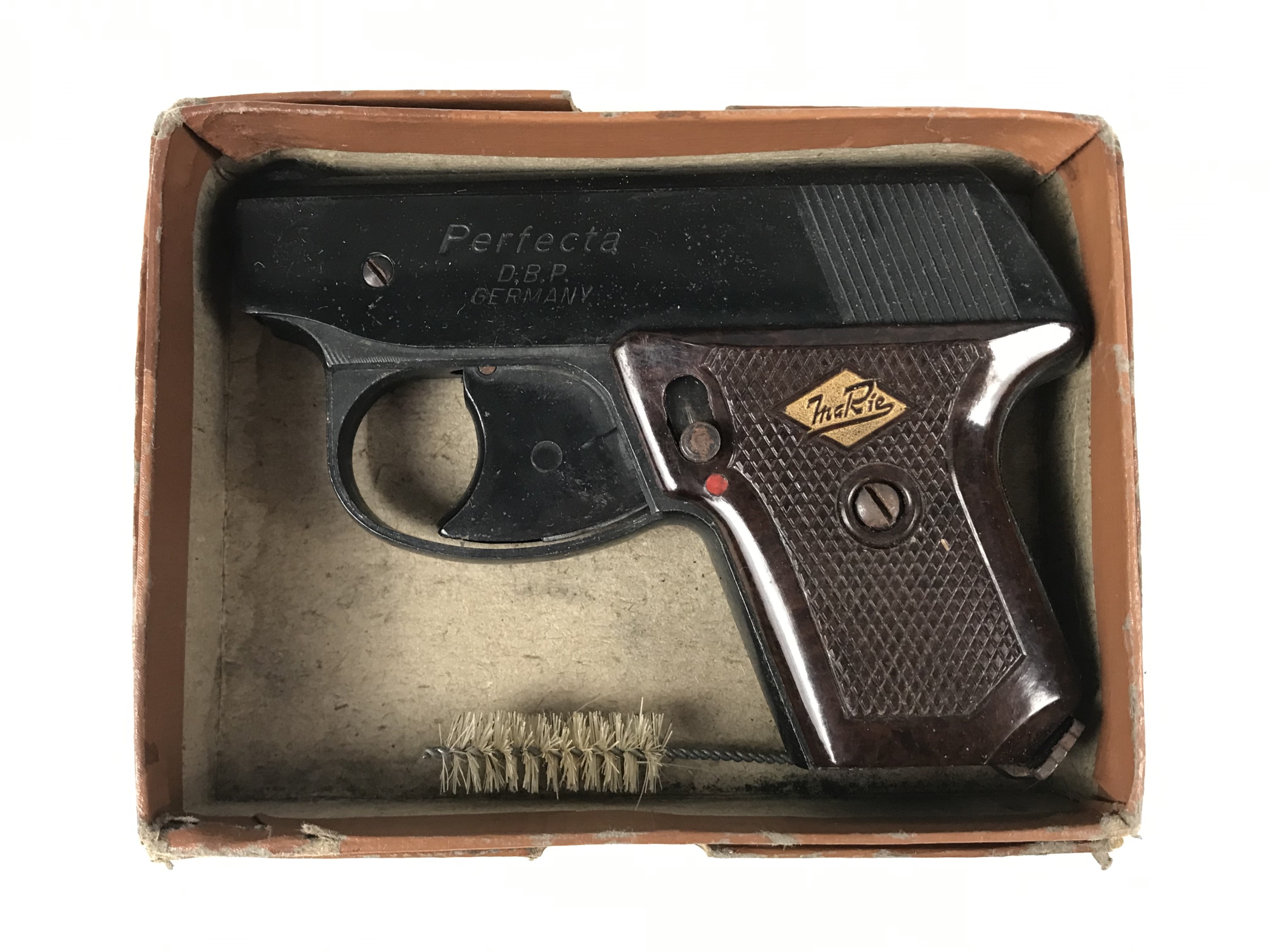 A vintage boxed Perfecta starting pistol by D.B.P. Germany
