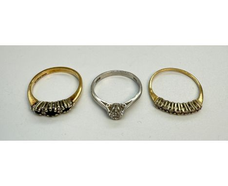 A selection of three 9ct gold rings with various settings and styles  (Total approx weight 6.7g)