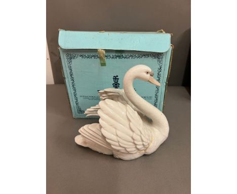 Lladro swan open winged, boxed 