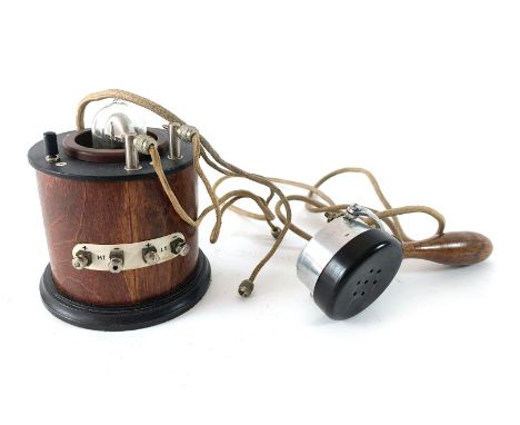 EM Amplifier, mit Glasröhre, in rundem Holzgehäuse, mit Sterling Hörer, MK3, London, H 10, Z 1-2