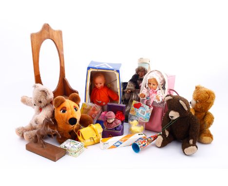 Spielzeugkonv., darunter Bären, Hummel Puppe, französische Celluloid-Puppe etc., teils bespielt, teils gut