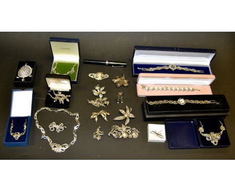 Costume Jewellery - silver coloured Lady's watches; Lizard brooches; Art Nouveau style brooches; etc