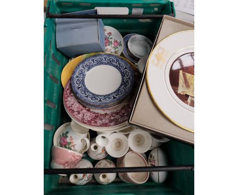 A collection of items to include Wedgwood plates, vases, jugs trinket boxes, cups etc (30) 