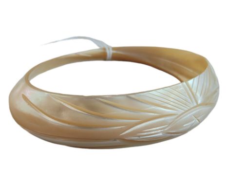 BEAUTIFUL ETCHED MOTHER OF PEARL BANGLE 