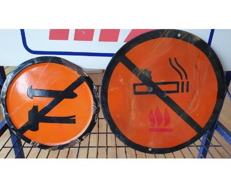 Two enamel warning signs, 32 and 24 cm (2). 