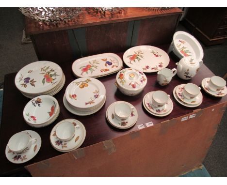 A selection of Royal Worcester "Evesham" and "Evesham Vale" dinnerwares