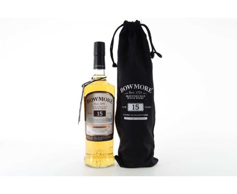 BOWMORE 15 YEAR OLD DISTILLERY EXCLUSIVE FEIS ILE 2019 ISLAY SINGLE MALT  Matured in Bourbon casksBottle Number: 2594 / 30005