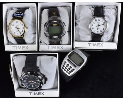 Watches - Timex,  a Expedition Dive style WR200M wristwatch, black dial, luminous baton markers, arrow hands, black rubber st