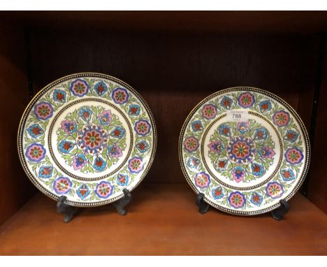 A PAIR OF DECORATIVE CERAMIC COALPORT PLATES 