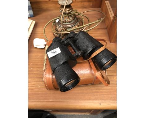 A VINTAGE CASED PAIR OF ZENITH BINOCULARS 