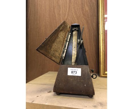 A VINTAGE OAK CASED METRONOME 