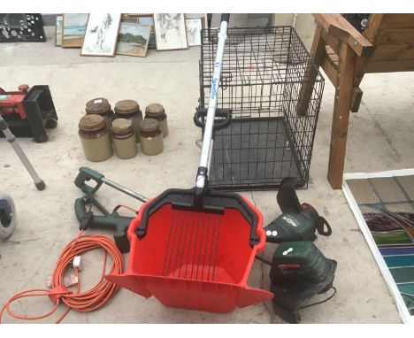 A FYNALITE QIUCK PICK FORK AND BUCKET, A REFLEX GL550 25CM STRIMMER IN WORKING ORDER AND A BOSCH PRT 280 STRIMMER IN WORKING 