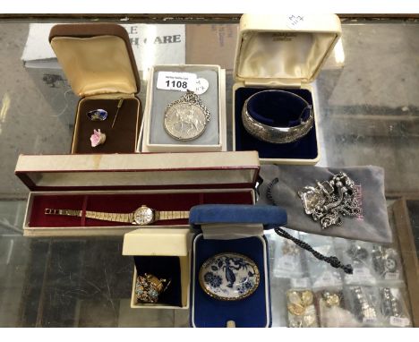 MIXED JEWELLERY - HALLMARKED SILVER BANGLE, LADIES BOXED WATCH, COSTUME JEWELLERY ETC 