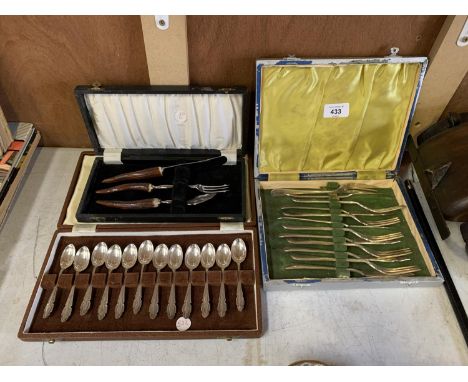 THREE BOXES OF FLATWARE TO INCLUDE A SET OF SCOTTISH SILVER PLATED SPOONS, HORN HANDLED CUTLERY ETC 