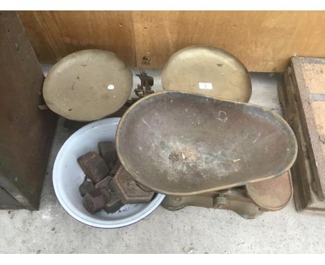 TWO SETS OF VINTAGE SCALES COMPLETE WITH PANS AND WEIGHTS (ONE FORCE 20KG AND ONE AVERY LTD) 
