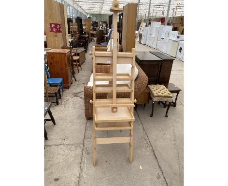 A "JAX" BEECH WOOD ARTIST'S EASEL 